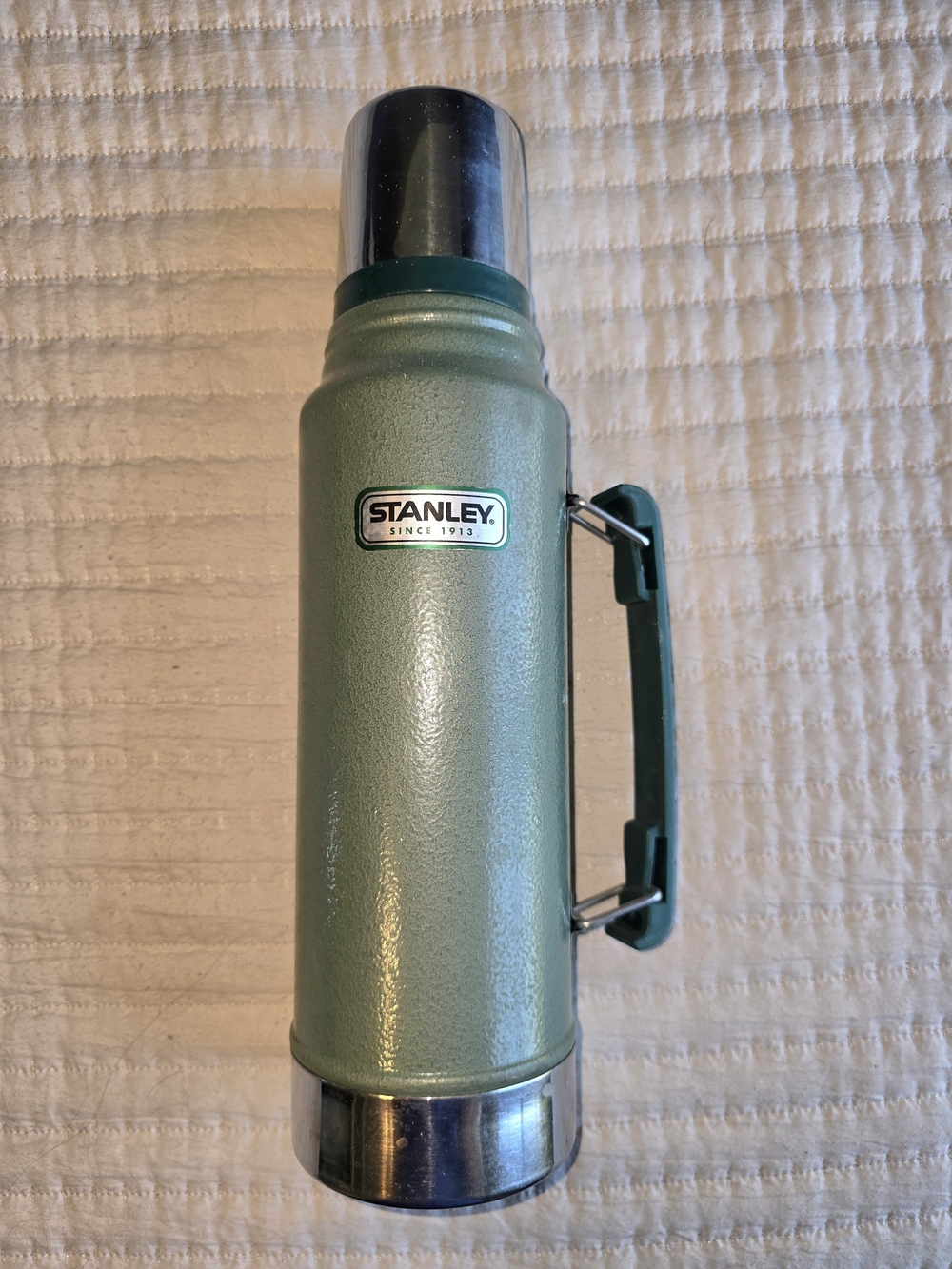 1.1 Quart Stanley Green and Dark Green Insulated Vacuum Bottle